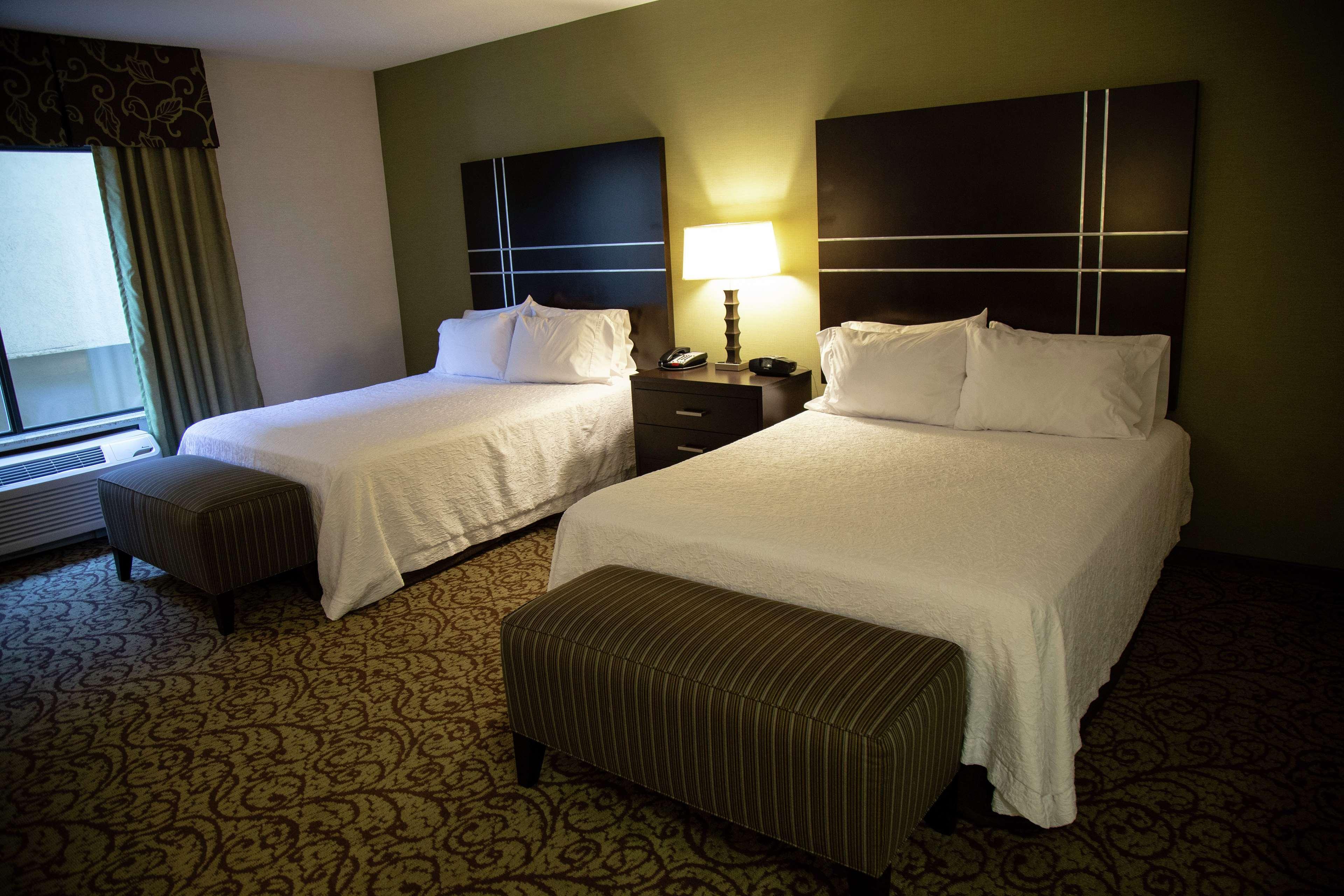 Hampton Inn & Suites Sharon West Middlesex Exteriör bild