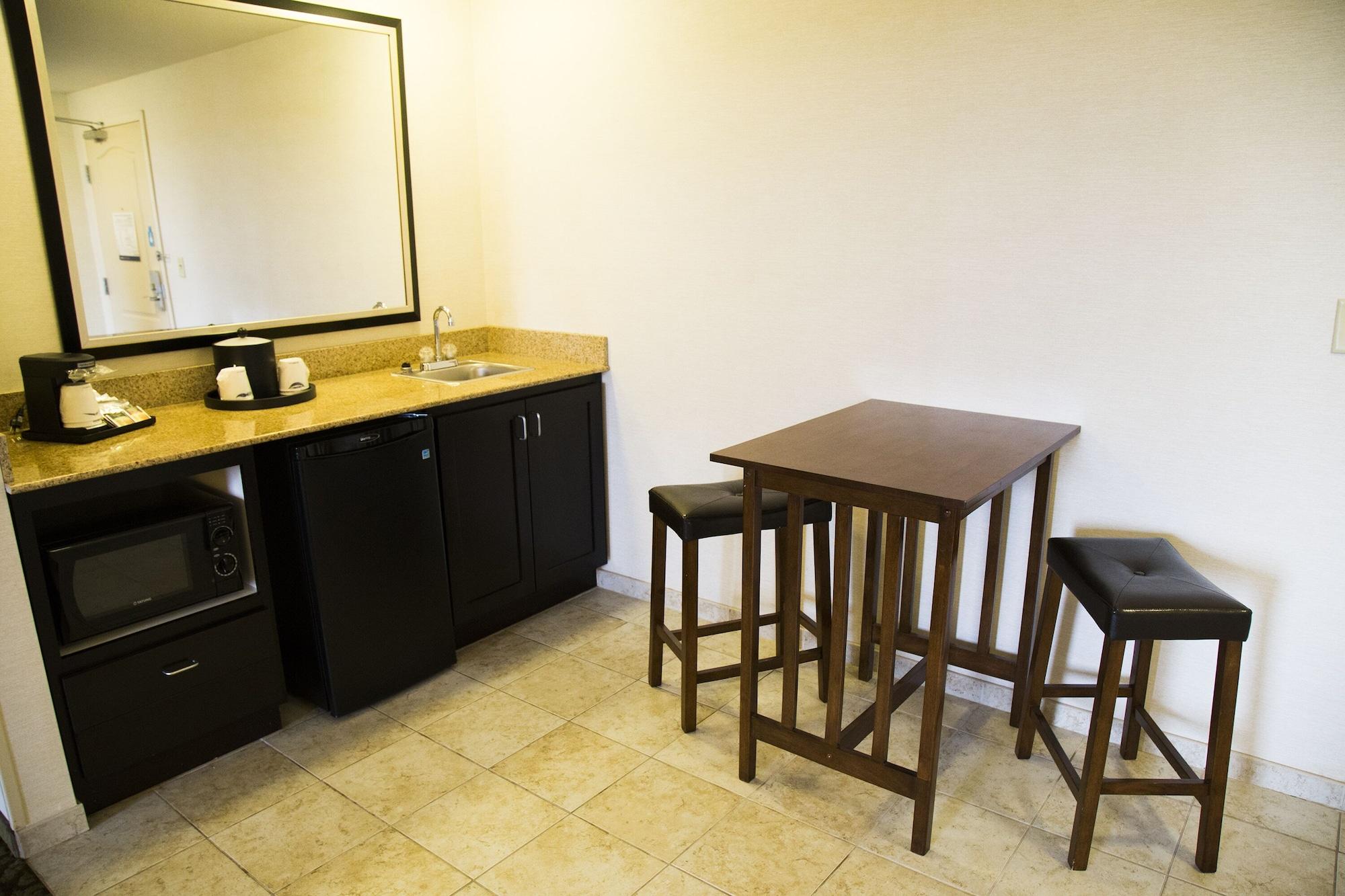 Hampton Inn & Suites Sharon West Middlesex Exteriör bild