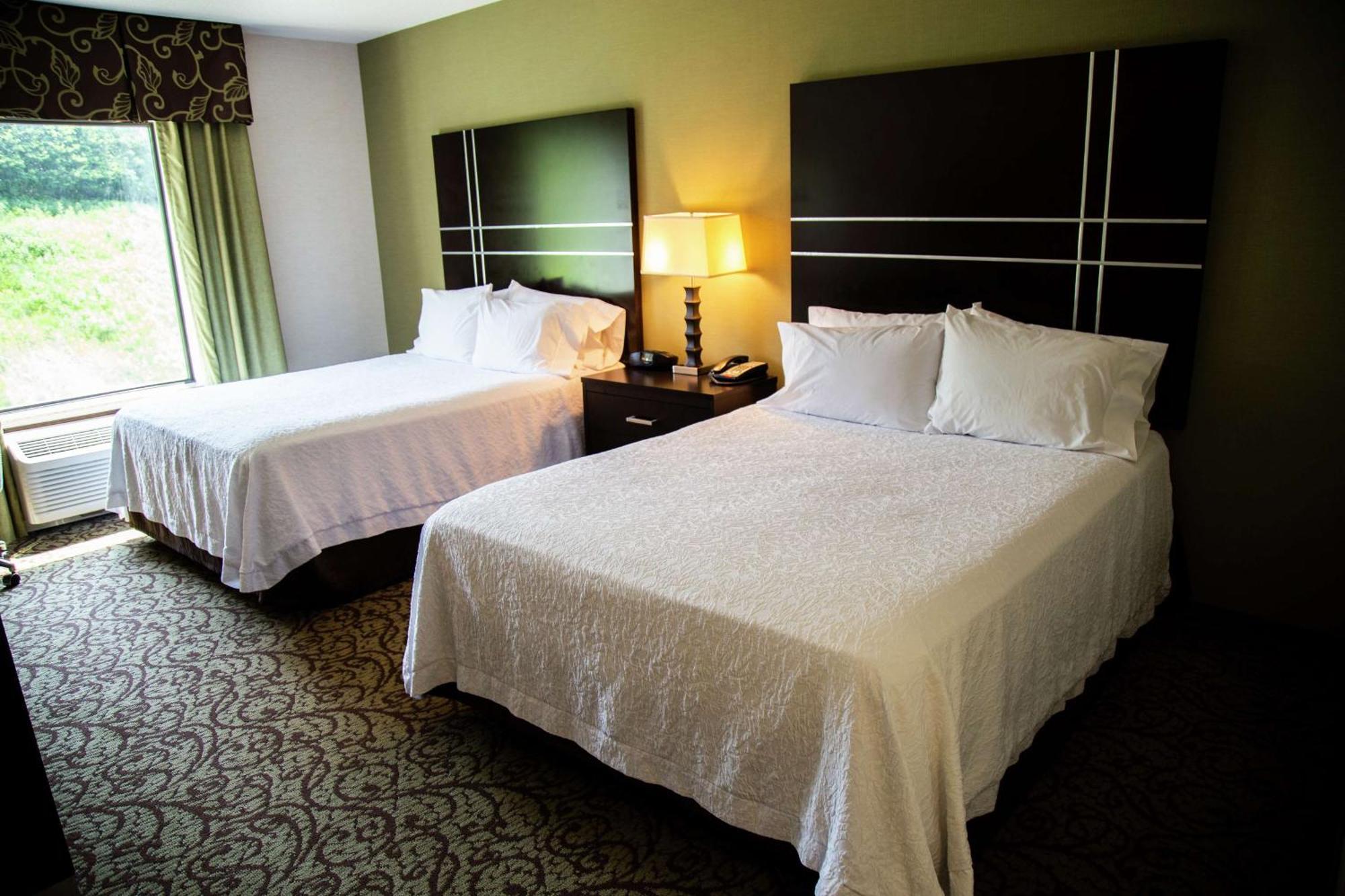 Hampton Inn & Suites Sharon West Middlesex Exteriör bild